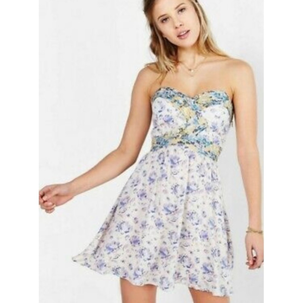 URBAN OUTFITTERS KIMCHI BLUE STRAPLESS MINI DRESS